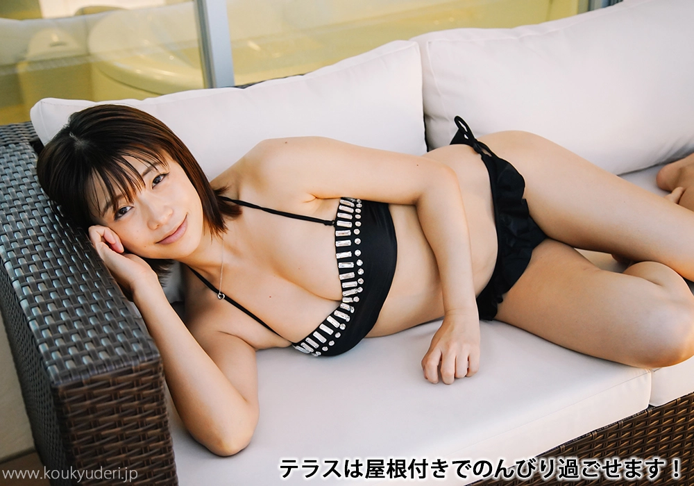 テラスは屋根付きでのんびり過ごせます！