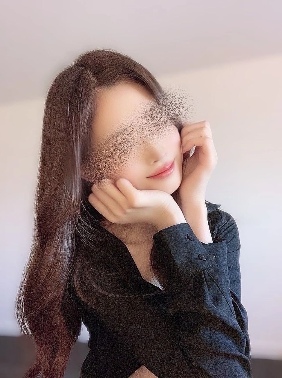 完璧なスタイルと抜群のルックス現役モデル美女