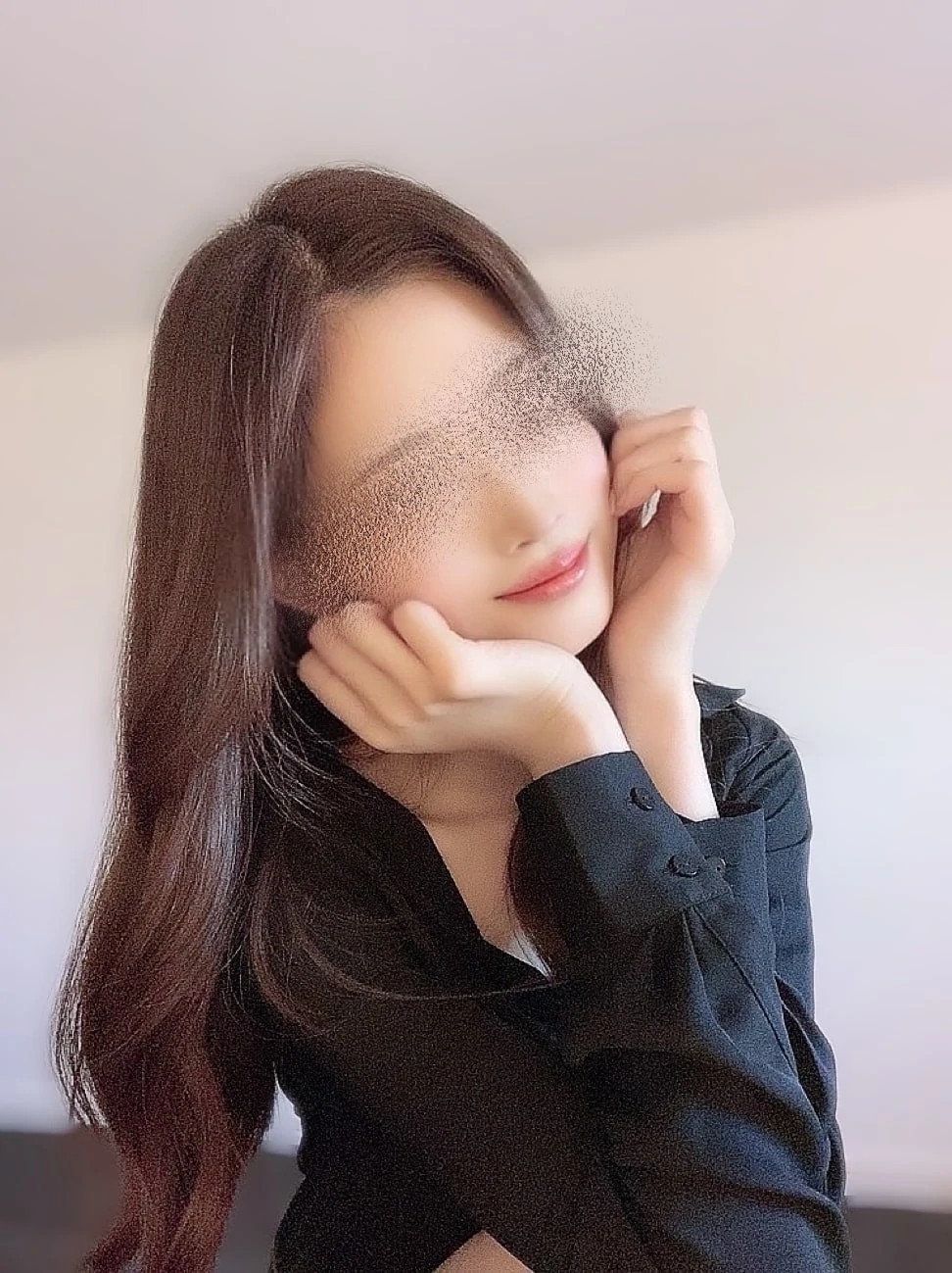 完璧なスタイルと抜群のルックス現役モデル美女