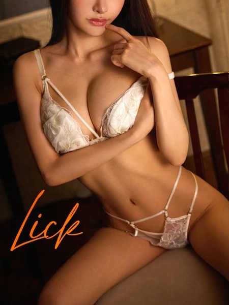 【喉が乾いてしまう美貌…】