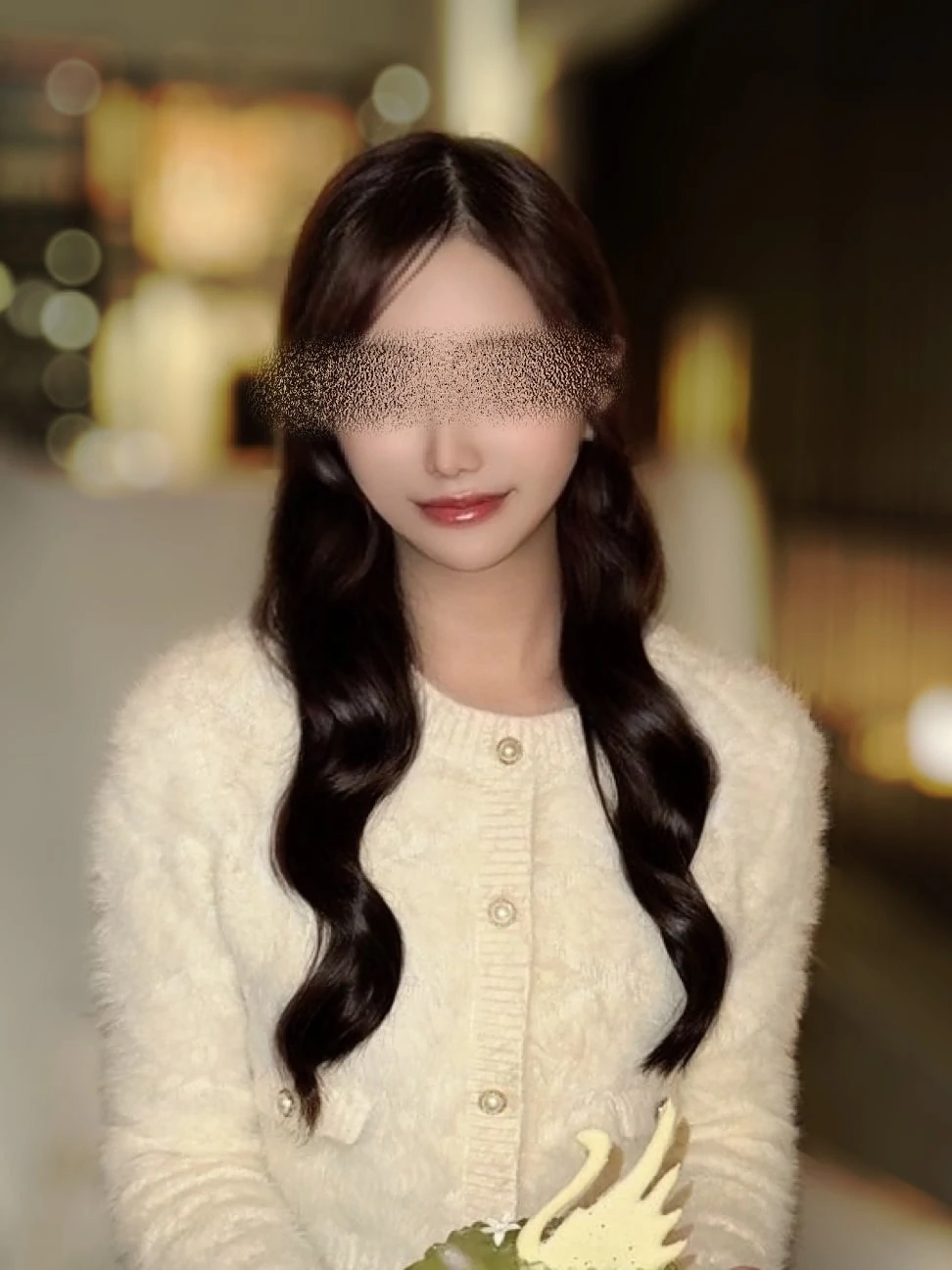 華やかで気品があるスレンダーな正統派キレカワ系美女