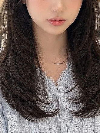透明感のあるアイドル系ルックス『日葵』さん