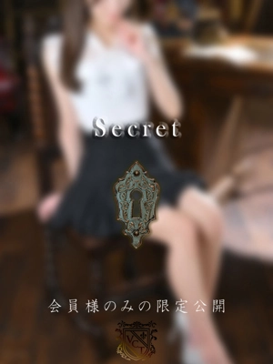 優木　日南