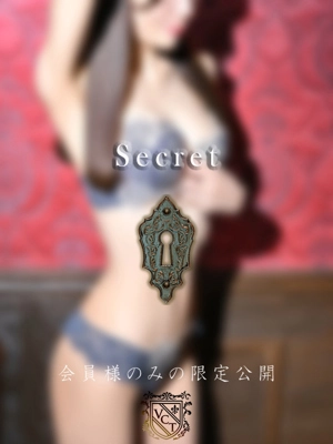 優木　日南