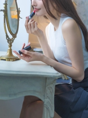 白百合 なな