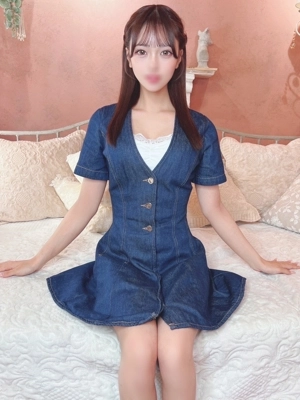 ぴあの【密着大好き清楚美女】