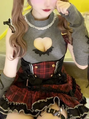 しろ【ご奉仕好きな小柄美女】