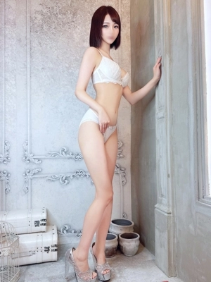 れいら【恥じらい満点素人】