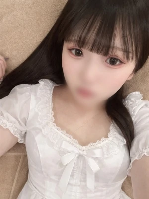 めあ【純白ロリE乳美少女】