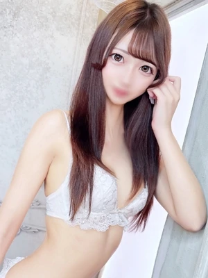 ねね【美顔、美脚、美少女】