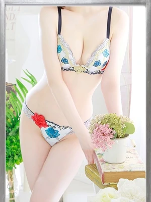 吉岡　美夏夜