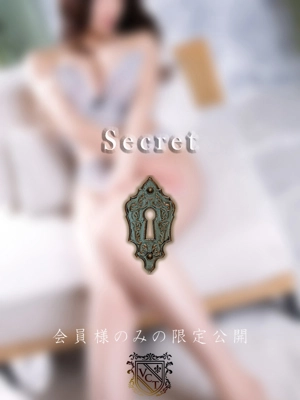 響　華織