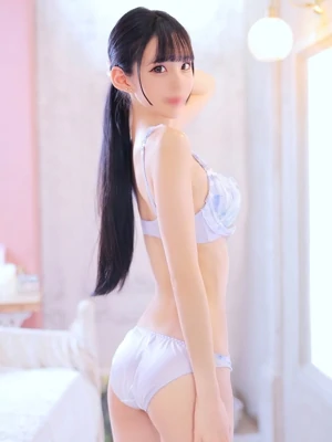 ねむ【完未の大学生のほぼ処女】